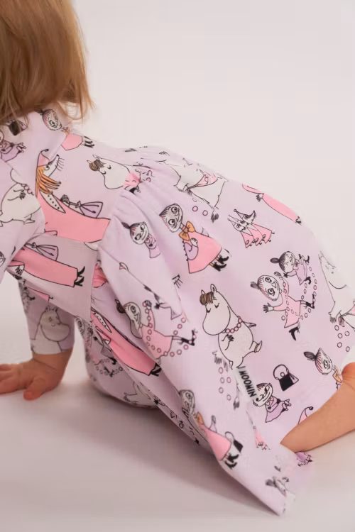 Mumin Pärllek bodyklänning lila