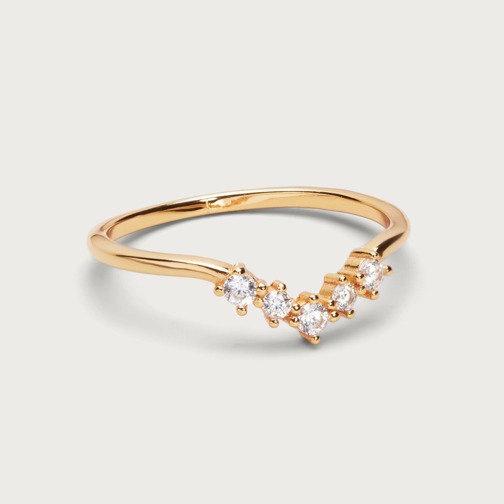 V-shaped ring