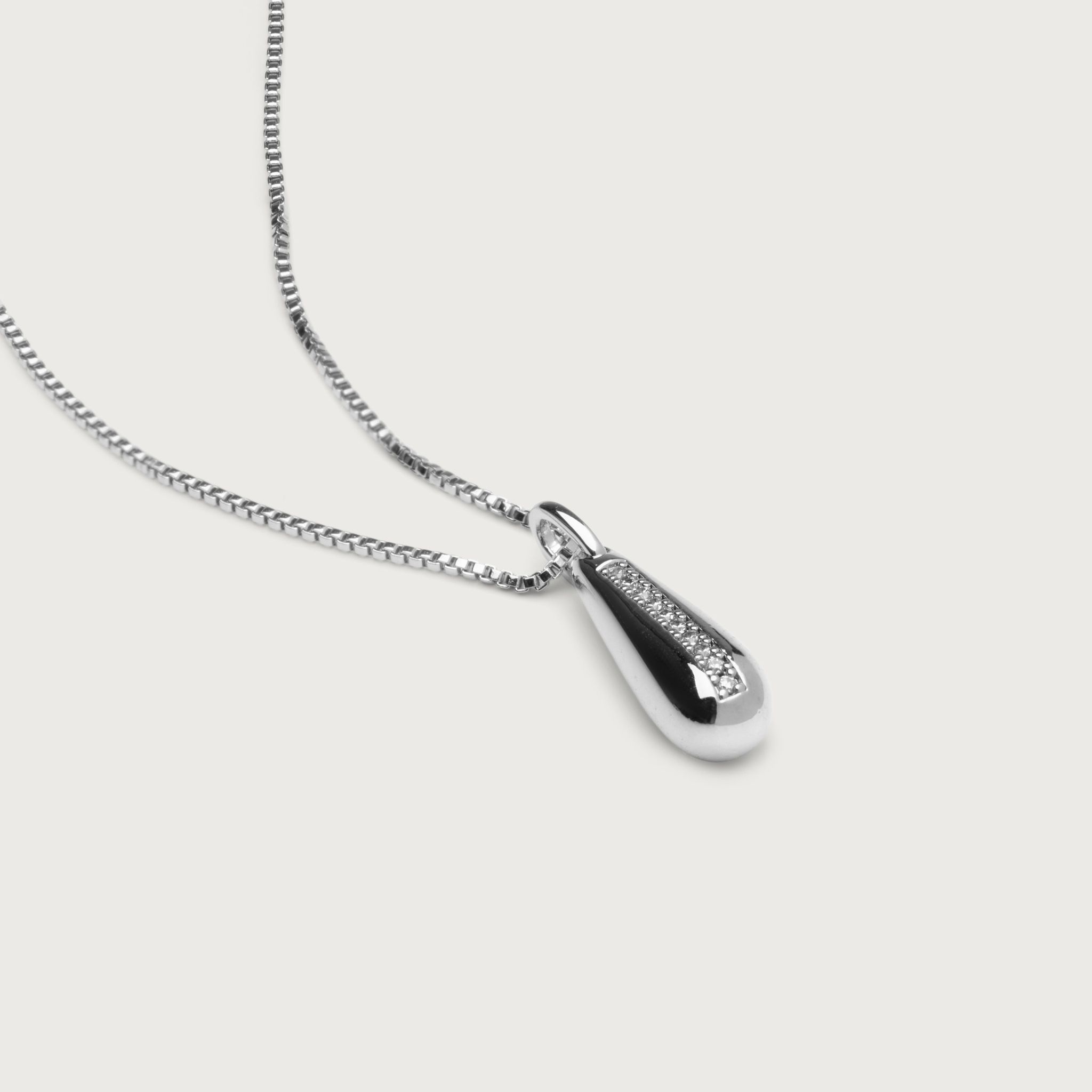 Noir necklace
