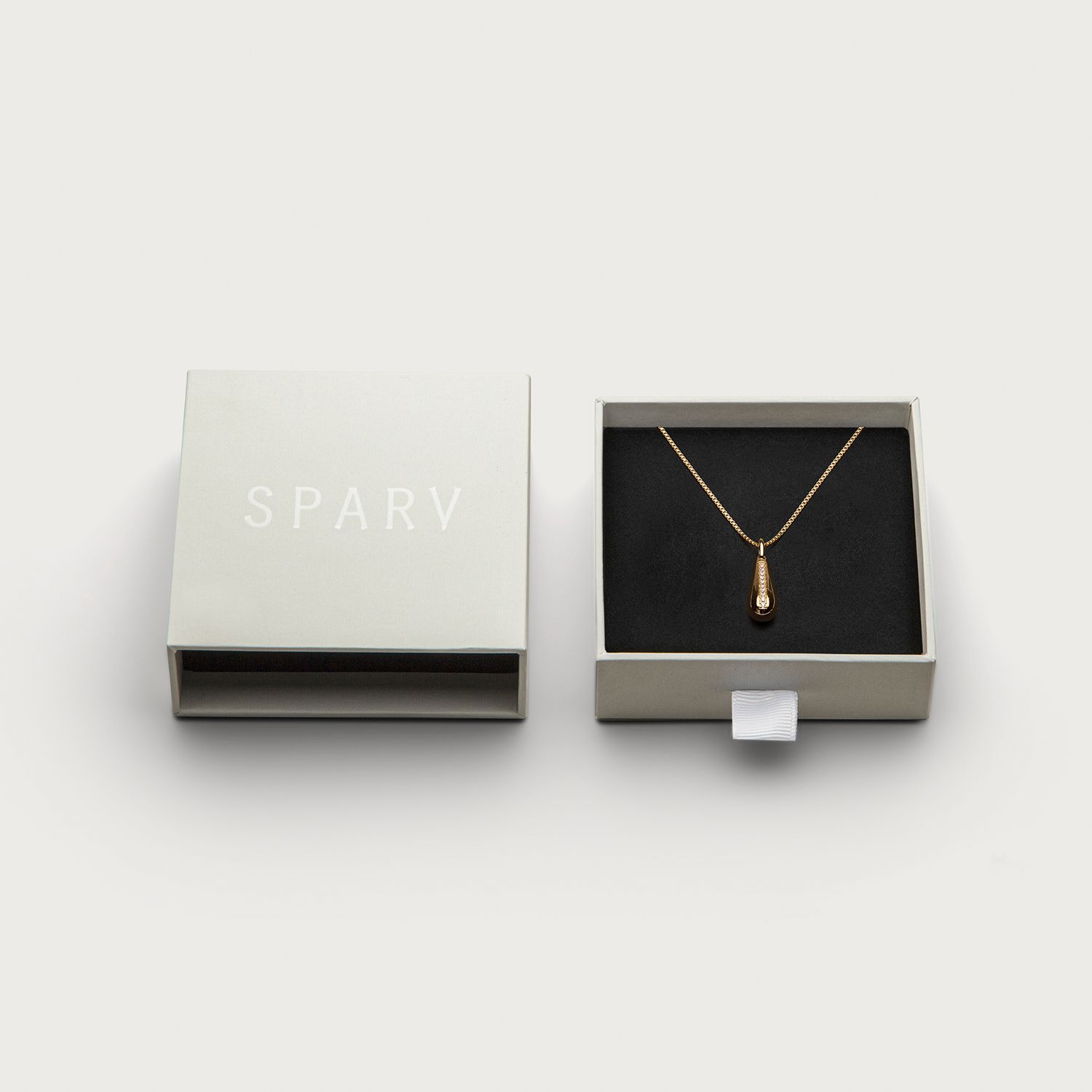 Noir necklace