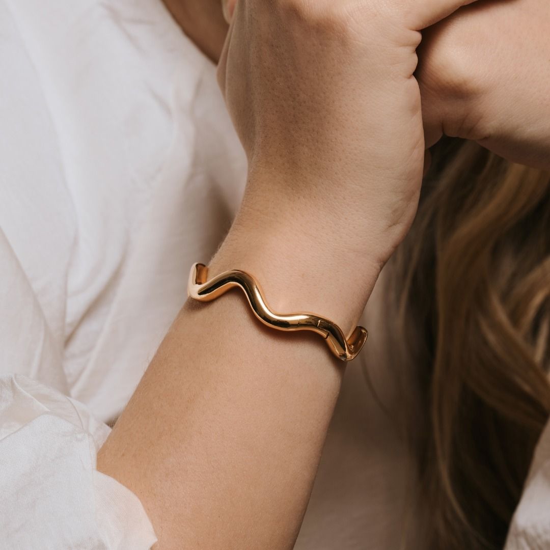 Flow Curve bracelet