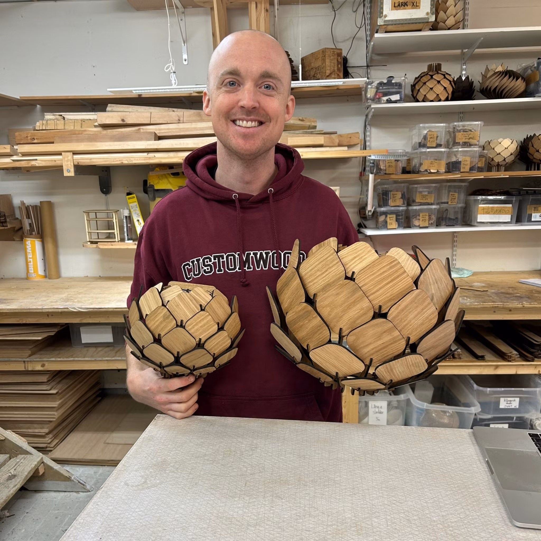 Vägglampa i trä - Hjortron