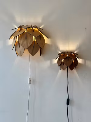 Vägglampa i trä - Hassel