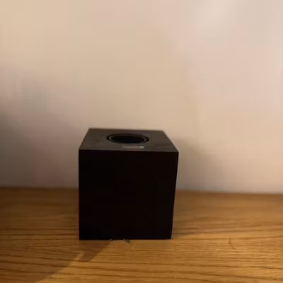 Träfot till fönsterlampor