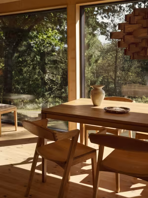 Matbord i massiv ek - Nötholmen