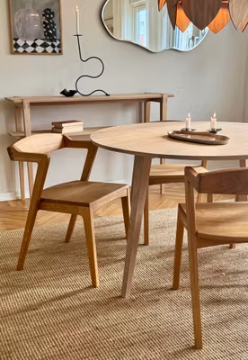 Runt Matbord i massiv ek - Klockberget