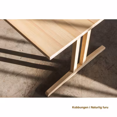 Matbord i massiv kvistren furu - Kobbungen