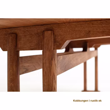Matbord i massiv kvistren furu - Kobbungen