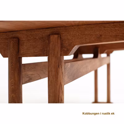 Matbord i massiv kvistren furu - Kobbungen