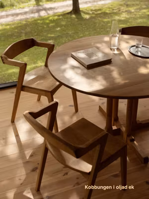 Runt Matbord i massiv ek - Kobbungen