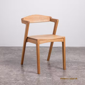 Designstol i massiv ek - Stolen Pellerin