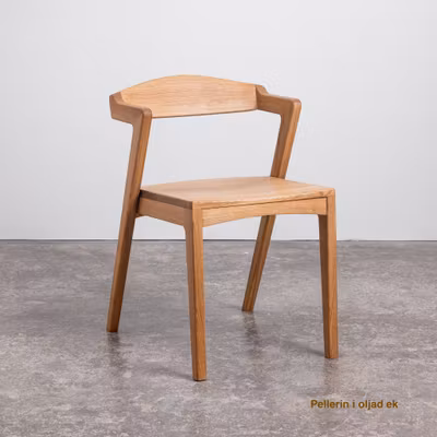 Designstol i massiv ek - Stolen Pellerin