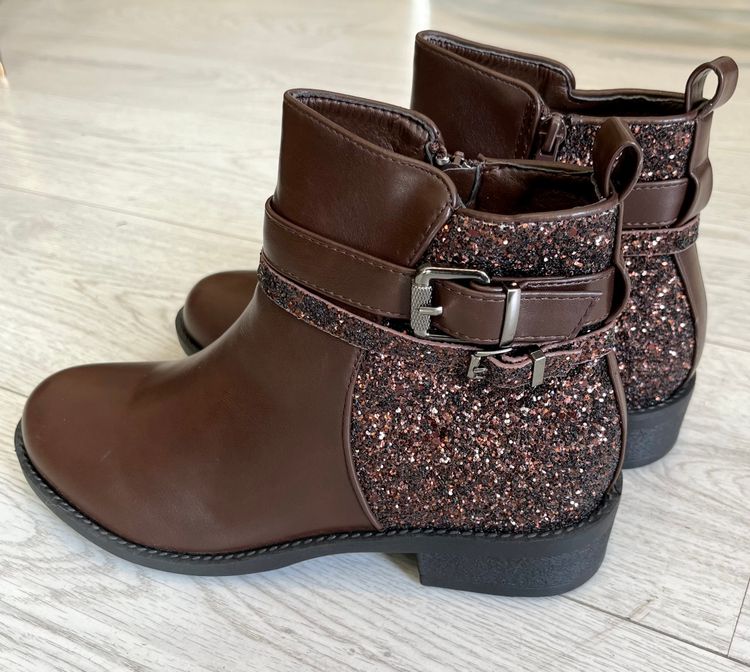 Boots mörkbruna