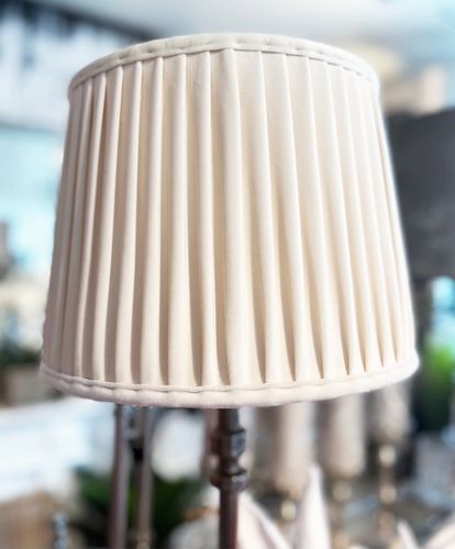 Lampskärm veckad sammet offwhite