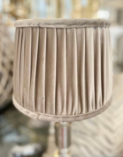 Lampskärm sammet beige mellan
