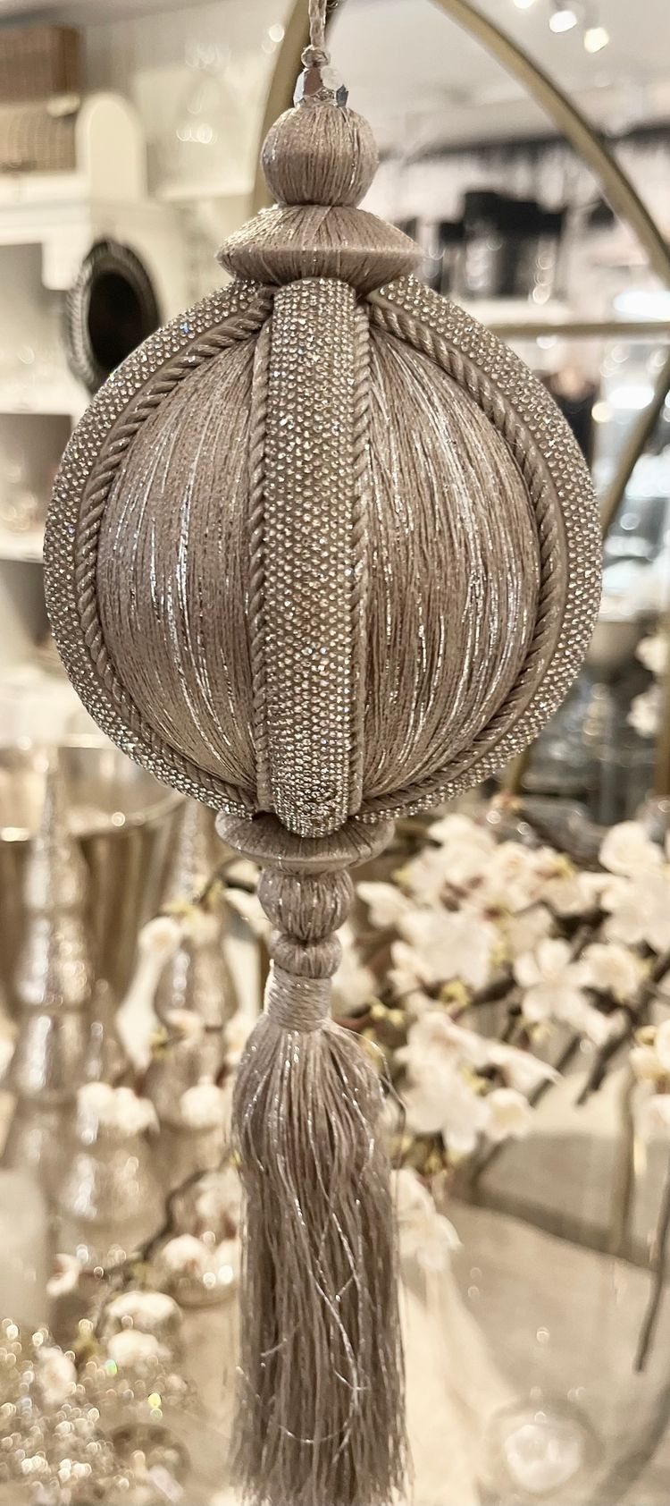 Julkula Tassel