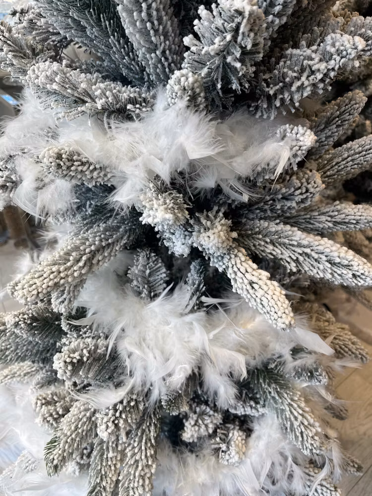 Girlang boa vit fjäder