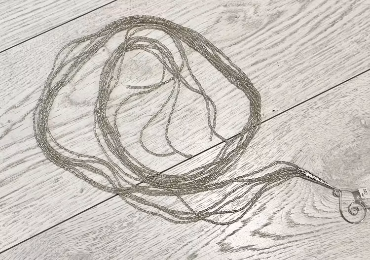 Glasgirlang mikropärlor