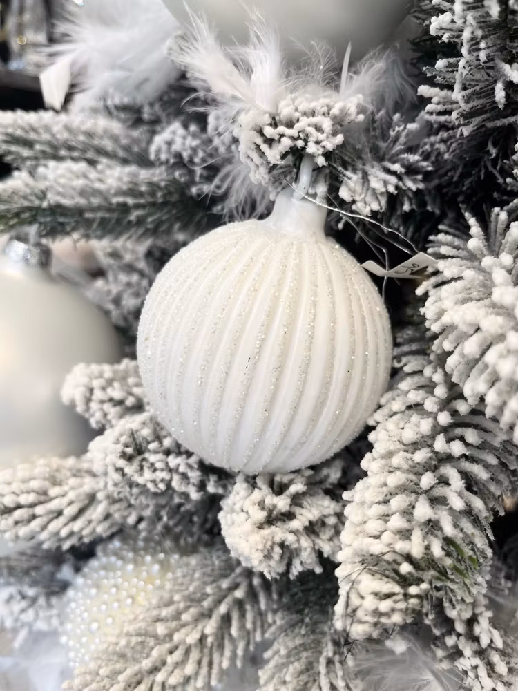 Julkula ribbad vit glitter 8cm