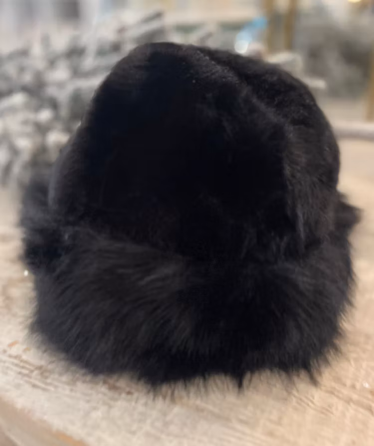 Fuskpälsmössa svart