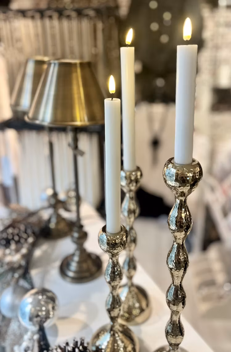 Batteriljus kronljus med smält stearin