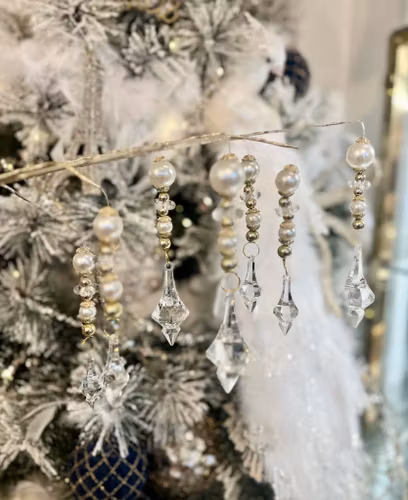 Gren med pärlor och kristaller