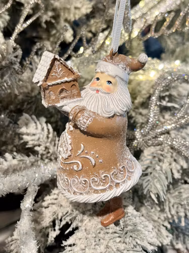 Pepparkakstomte hängande