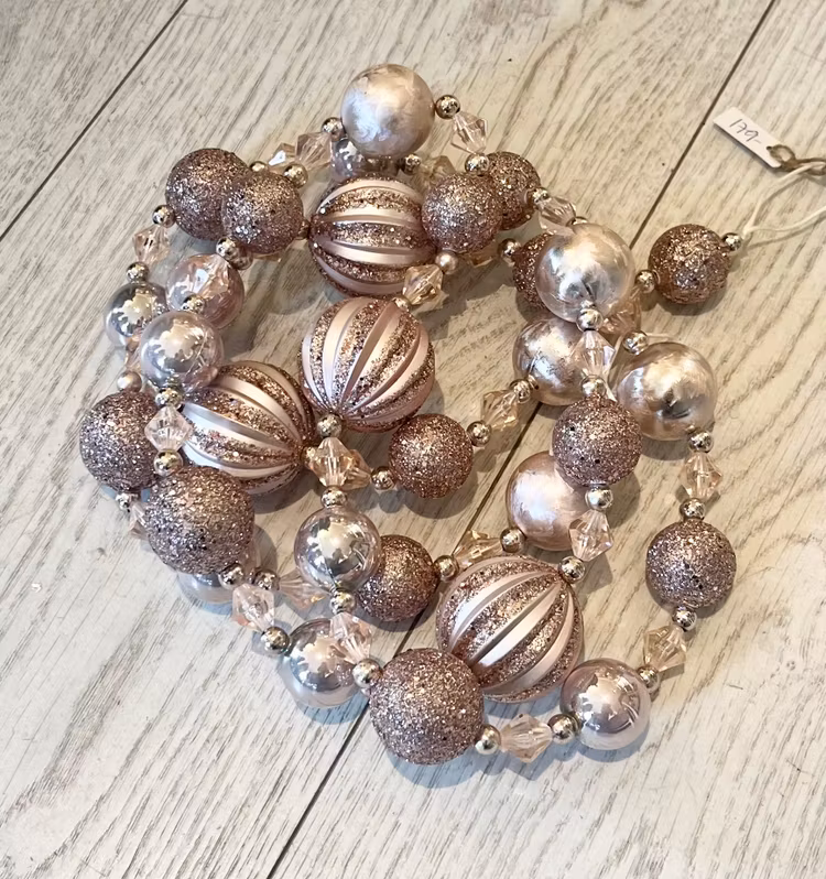 Girlang med bollar ljusrosa