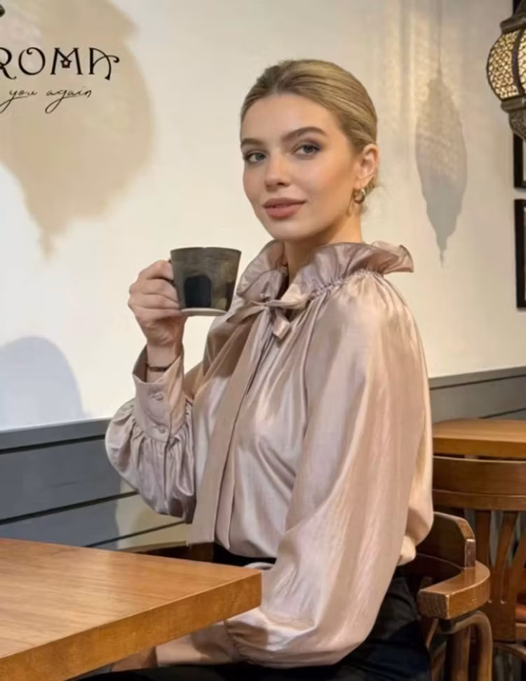 Blus Sofie beigerosa