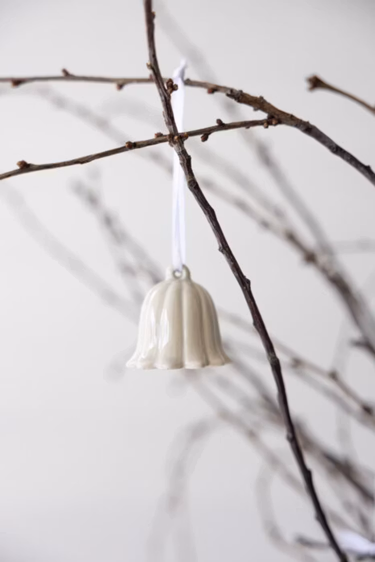 Hängande vit klocklilja