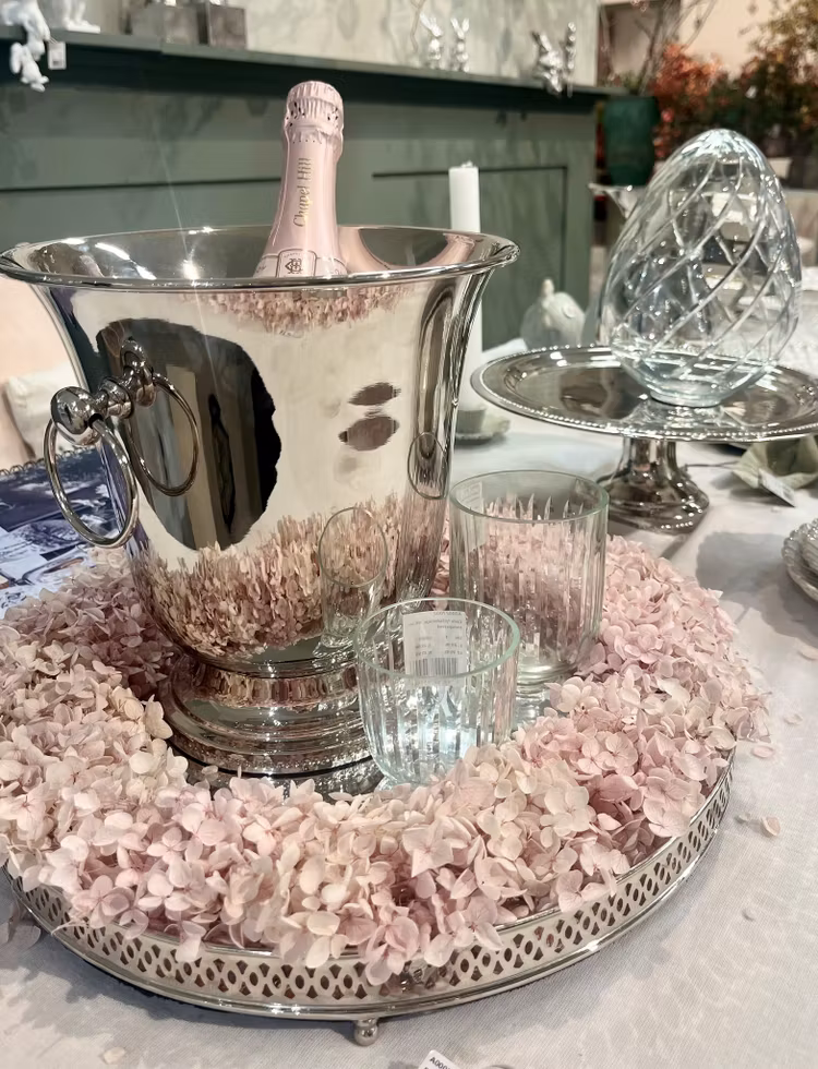 Lene Bjerre Hyllia hydrengea wreath rose