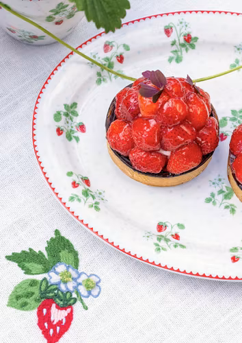 Greengate Oval serving plate Berry medium