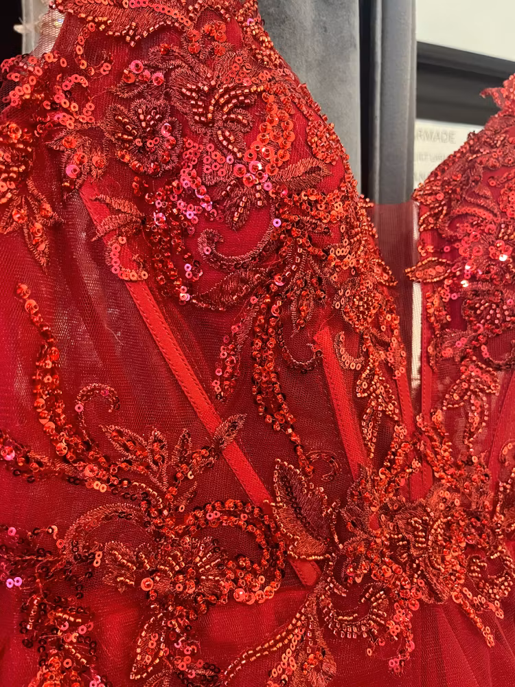 Festklänning balklänning röd