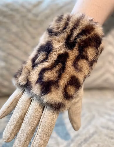 Handskar fuskpäls leopard beige