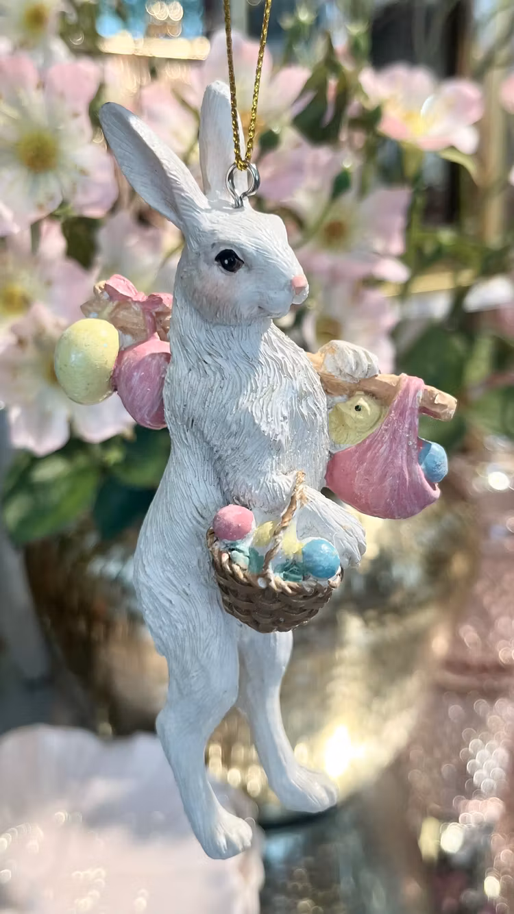 Påskhare hängande
