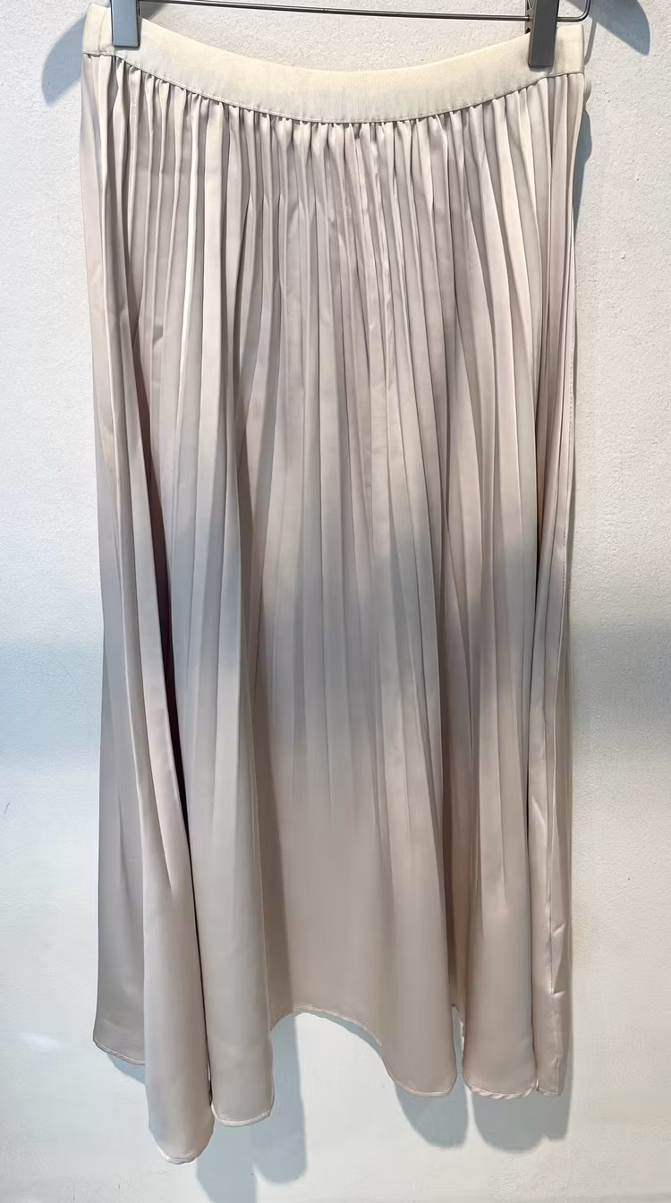 Satinkjol beige volang