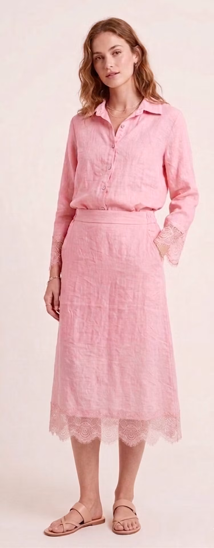 Linnekjol med spets tuggummirosa