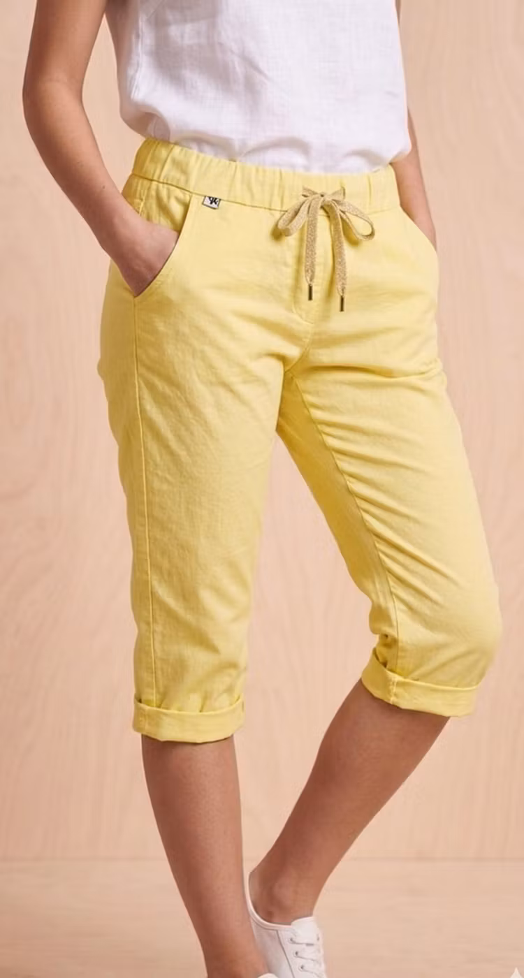 Magiska caprishorts gula