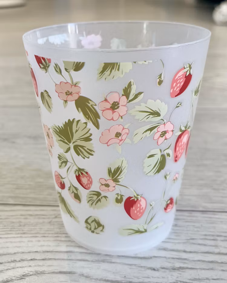 Plastmugg strawberries