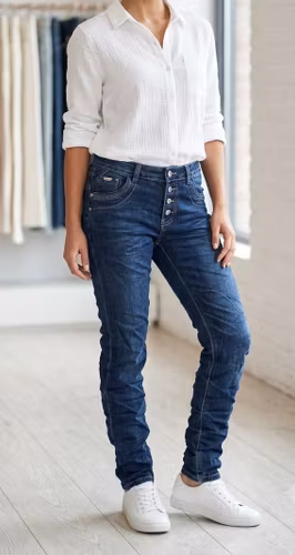 Jeans boyfriend med strassknappar