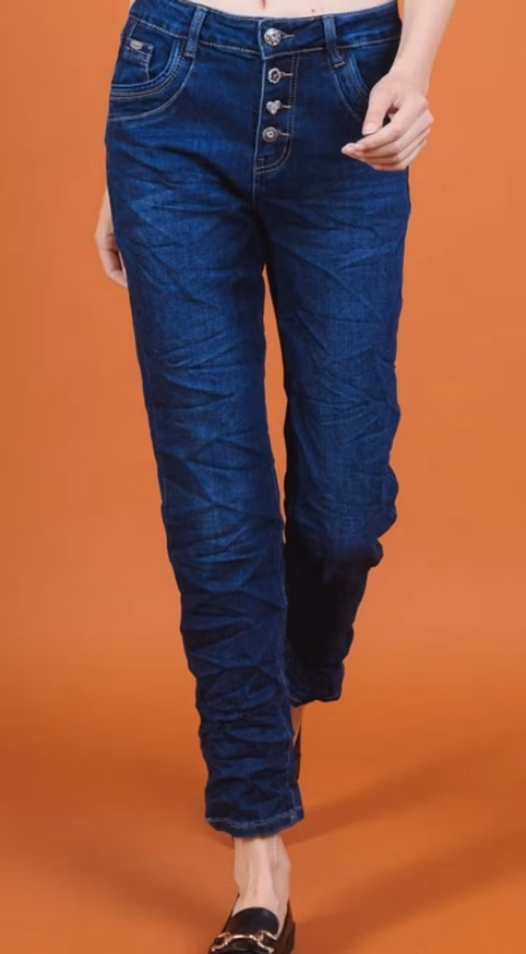 Jeans boyfriend med strassknappar
