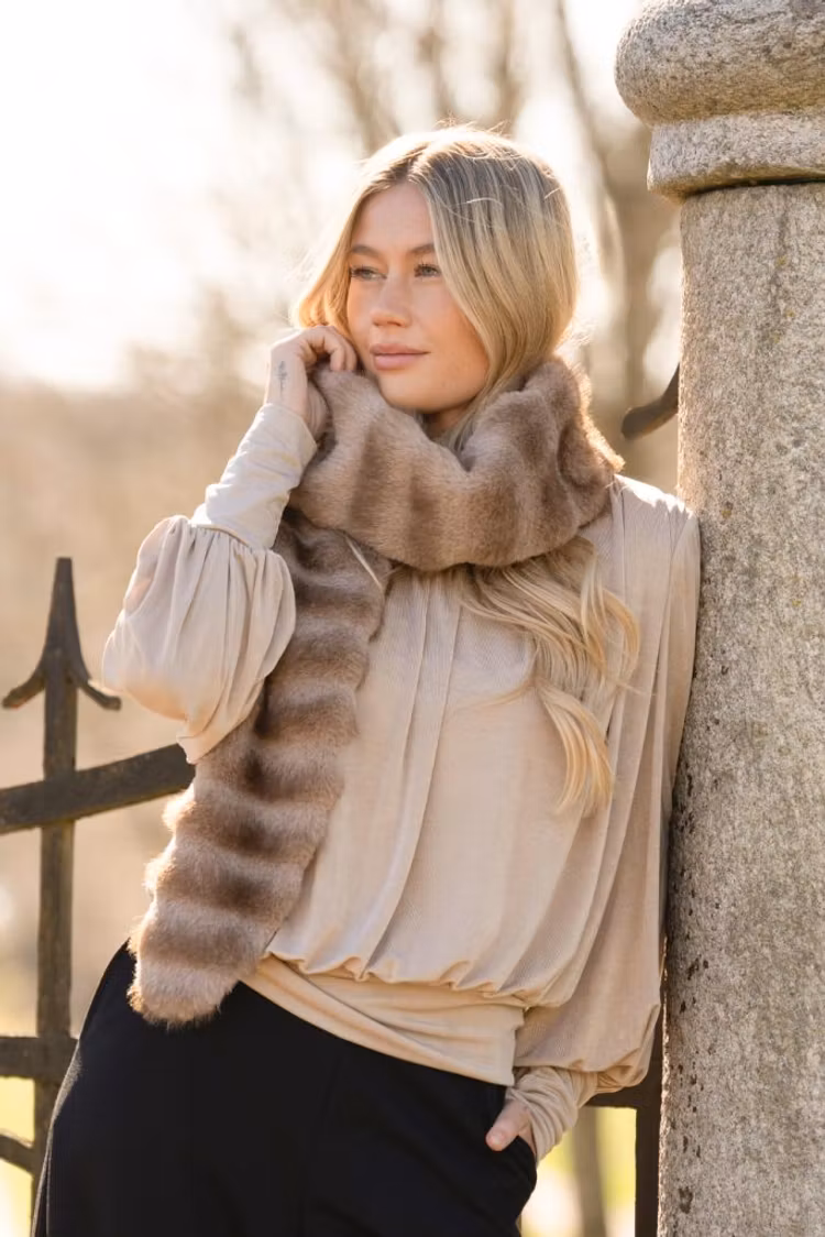 Capri Collection Minerva muffler truffle sand