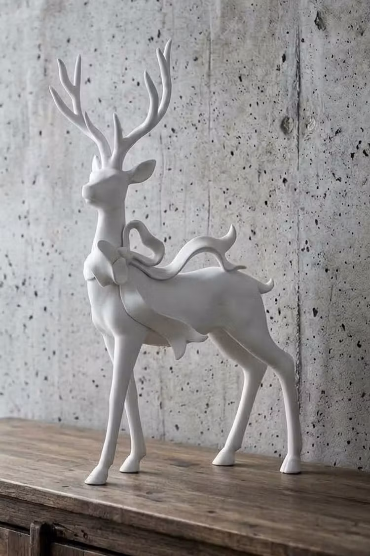 Lene Bjerre Deria deer white