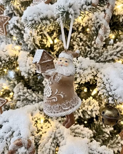 Pepparkakstomte hängande