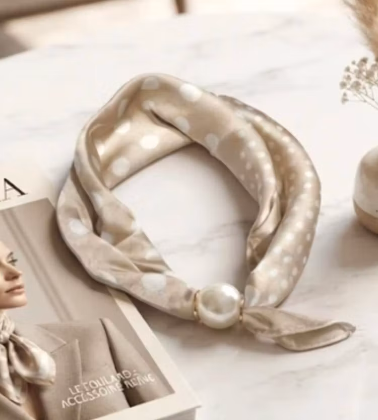 Magnetscarf beige prickig