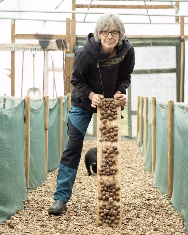 Porträtt av Carina på snigelgården Escargots