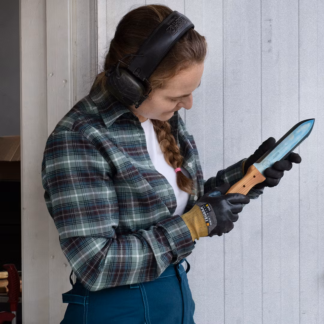 2a adventsvärd: ANJA och hennes kniv