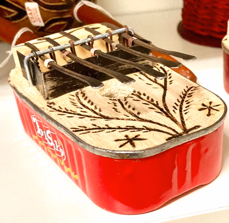Tumpiano 'Kalimba', sardinburk, ca 10,5 cmx6 cm, Ghana