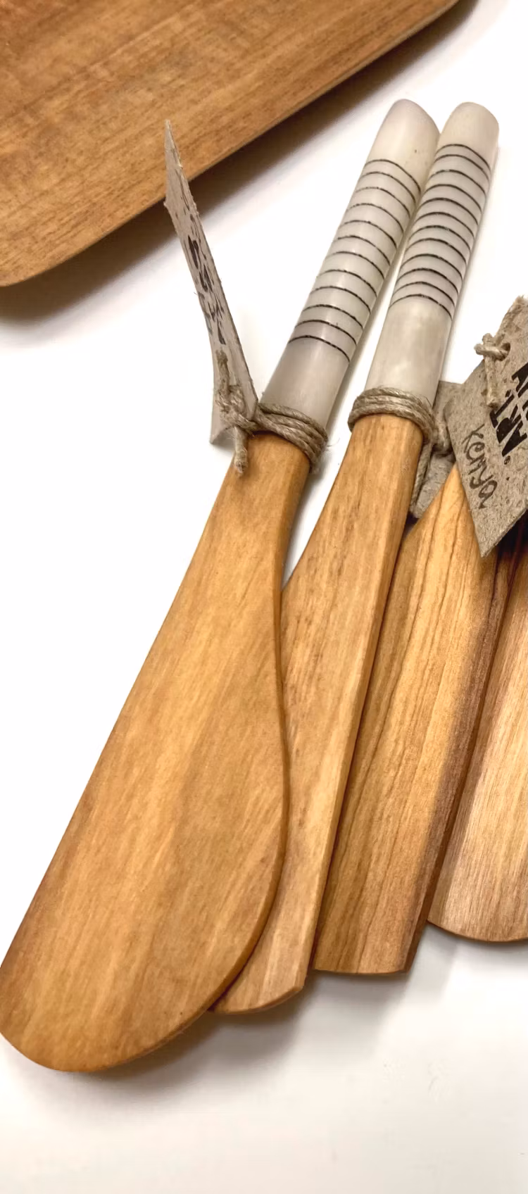 Smörkniv 'Stripe', olivträ+koben, ca 15-20 cm, Kenya