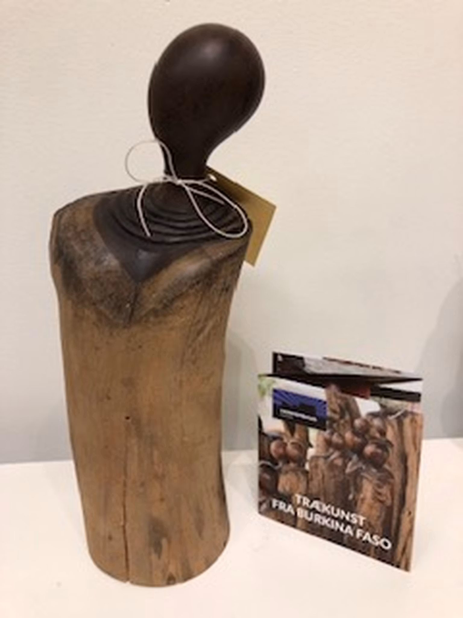 Konsthantverk i trä av konstnär Abdoul Zigane/Burkina Faso
